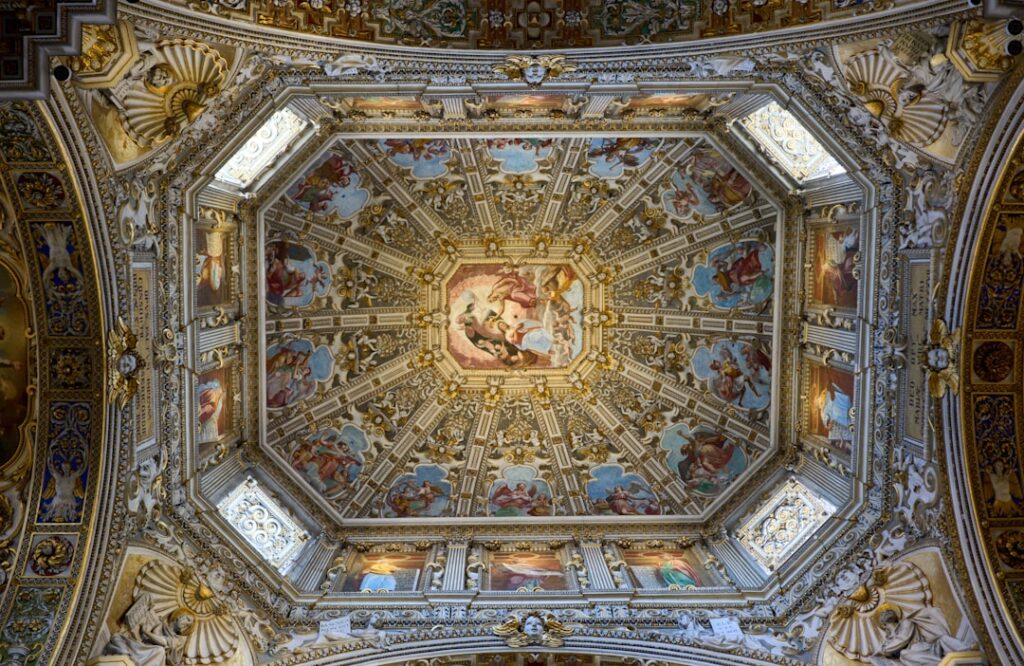 santa maria maggiore interior golden mosaic