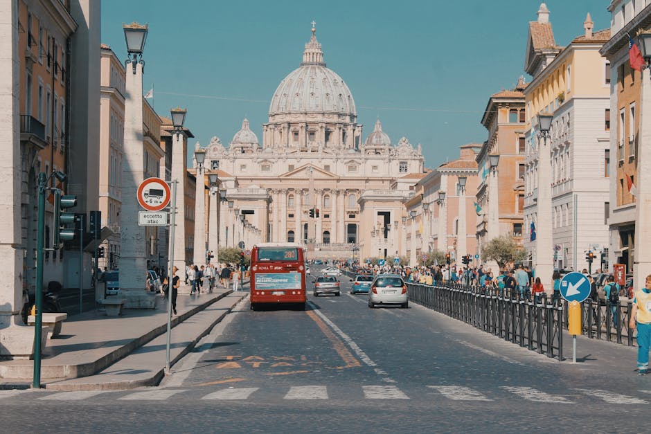 Secrets architecturaux de la place Saint‑Pierre 10 st peters basilica facade from via della conciliazione