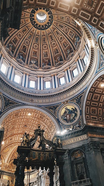 Secrets architecturaux de la place Saint‑Pierre 7 st peters dome interior mosaic close up