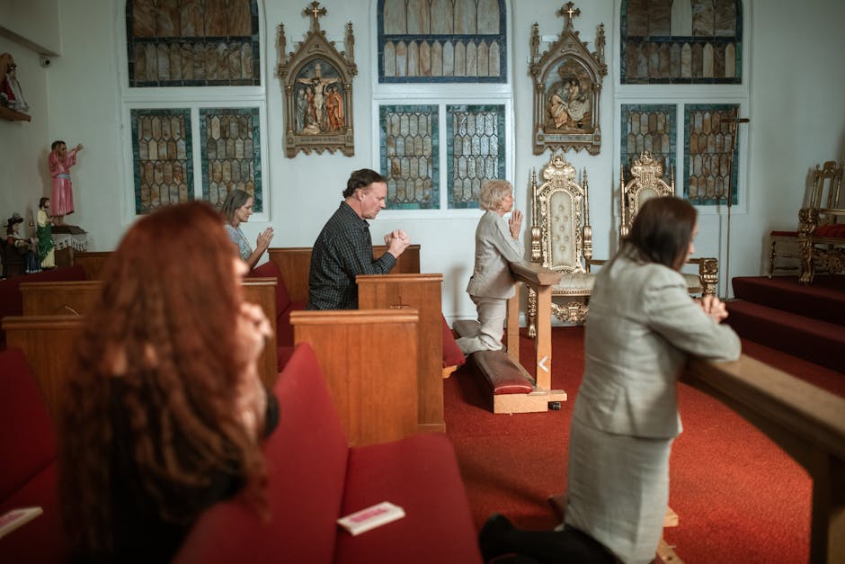 Faire une visite thématique des évangiles 16 rome chapel altar with vested celebrant