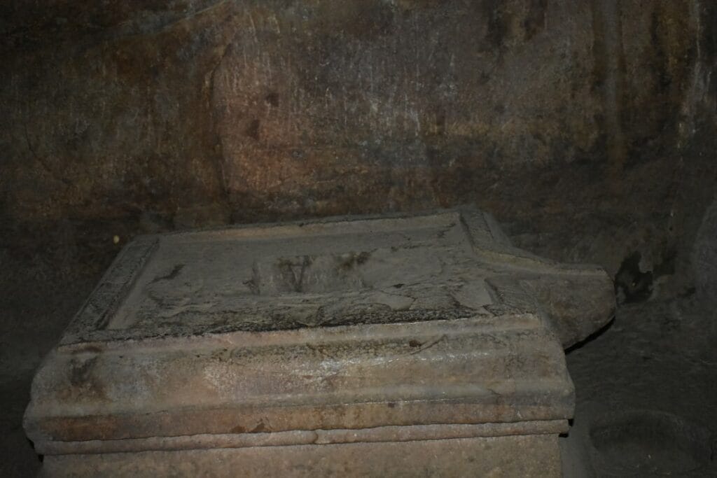 vatican necropolis underground early christian tombs rome