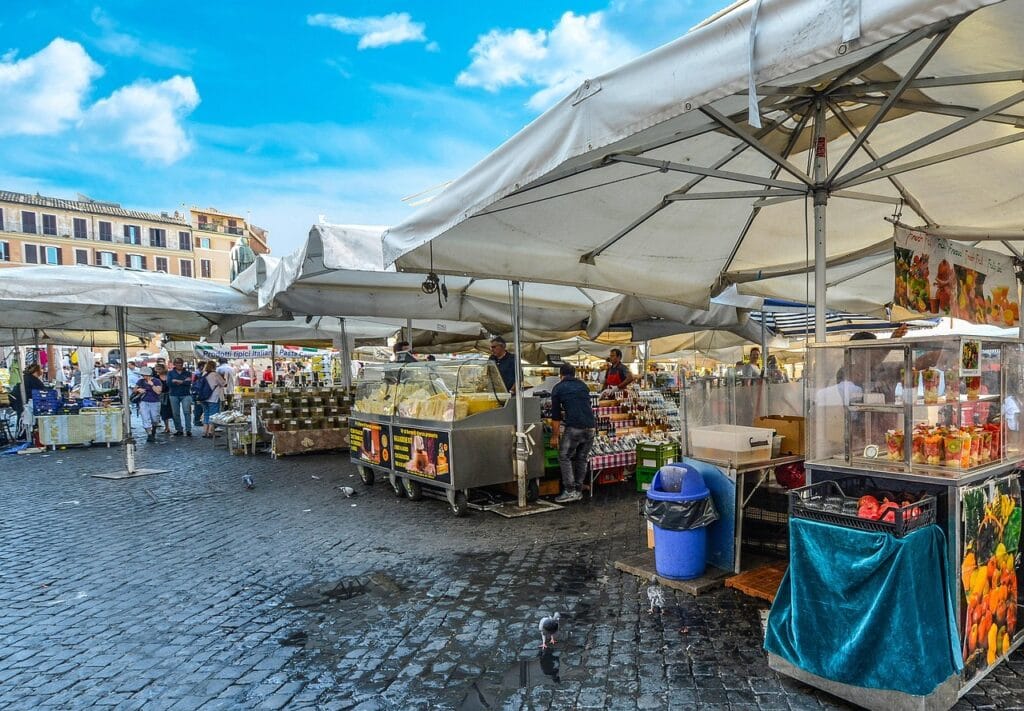 Marchés de Rome pour la cuisine locale 3 campo de fiori stone facades market stalls
