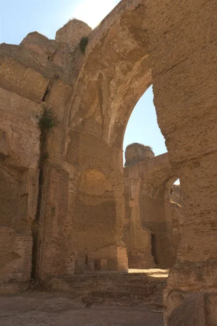 Ruines antiques des thermes de Caracalla à Rome, arcs en brique